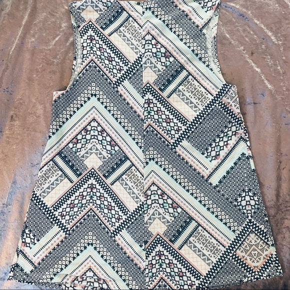 Bobbie Brooks Trapeze Geometric Tank Top Small - Picture 6 of 6
